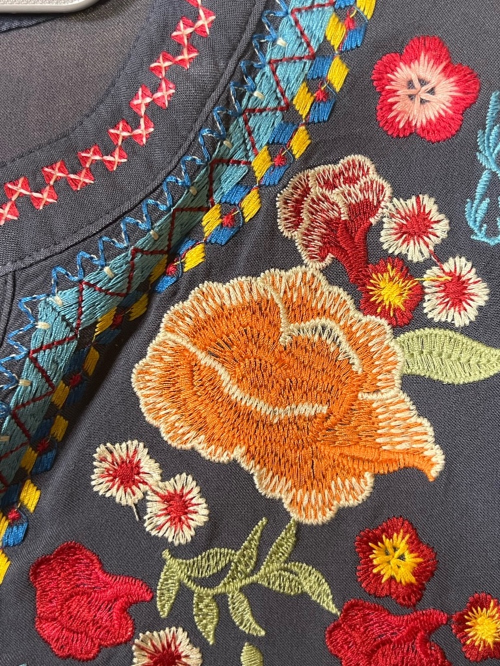 Embroidered Floral V-Neck Tunic, Andree by Unit, size Small - Picture 5 of 8